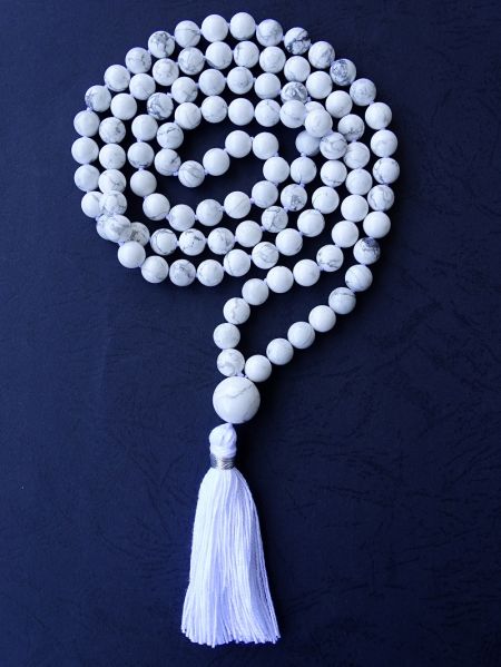 White Howlite, Necklace - Traditional Style